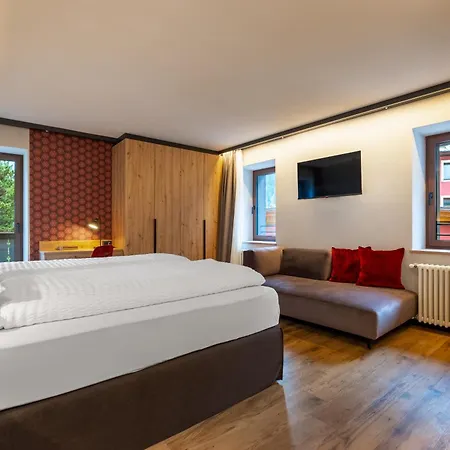 Vioz Hotel 3*